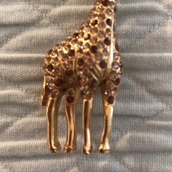Pair Gold Tone Giraffe and Elephant Pin Brooch with Rhinestones. - Picture 4 of 10